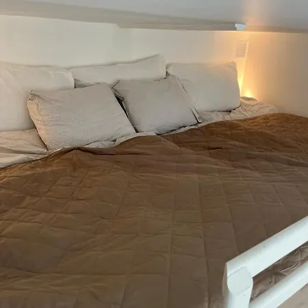 Exclusive 1 Bedroom *