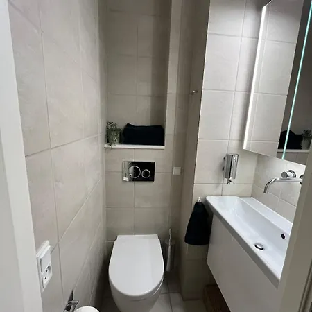 Exclusive 1 Bedroom *