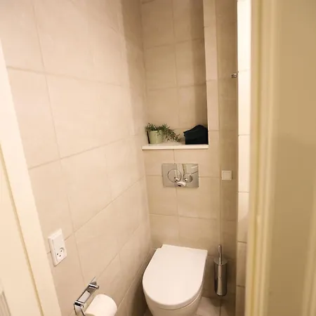 Exclusive 1 Bedroom 아파트